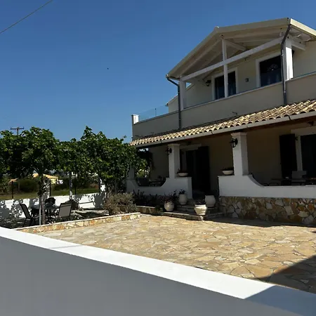 アパート Paradises's Nest アギオス・ゲオルギオス